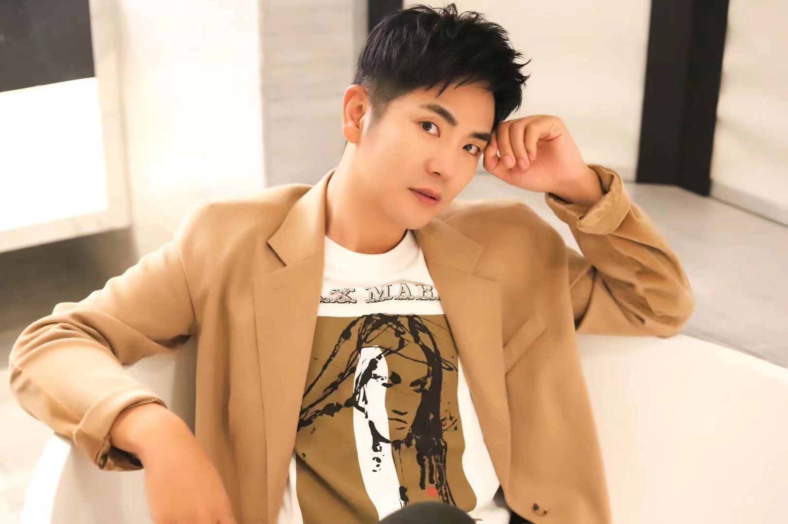 张晓龙与其自怨自艾不如充盈自己丨人物