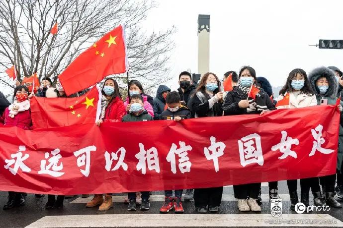 梦幻联动！贝克汉姆发文恭喜川妹子张琳艳休闲区蓝鸢梦想 - Www.slyday.coM