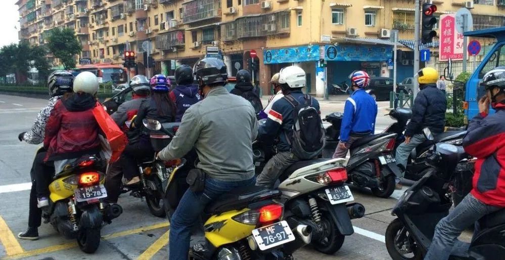 探店丨大陆加价20万的丰田埃尔法在澳门竟然只是出租车