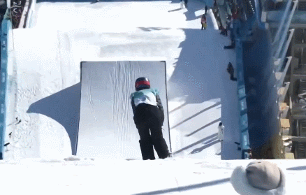 “天才少女”谷爱凌惊艳世界：妈妈，我不要力争银牌……休闲区蓝鸢梦想 - Www.slyday.coM