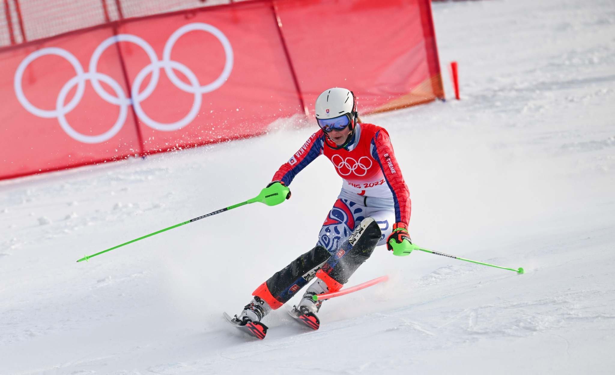 北京冬奥会高山滑雪斯洛伐克名将弗洛娃摘得女子回转冠军中国选手孔凡