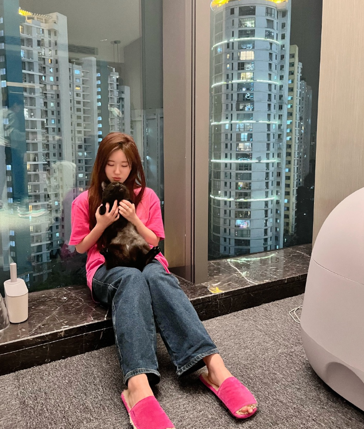 赵露思晒开工照,自曝饭后就躺平,粉丝:像极了居家的我休闲区蓝鸢梦想 - Www.slyday.coM 赵露思晒开工照,自曝饭后就躺平,粉丝:像极了居家的我休闲区蓝鸢梦想 - Www.slyday.coM