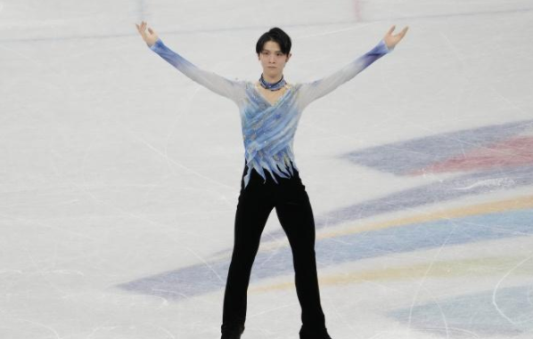 羽生结弦男单第四！赛后深深鞠躬+触碰冰面引泪目，回应4A展精神休闲区蓝鸢梦想 - Www.slyday.coM