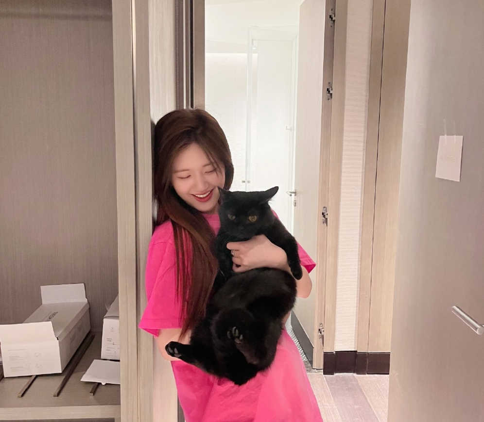 赵露思晒开工照,自曝饭后就躺平,粉丝:像极了居家的我休闲区蓝鸢梦想 - Www.slyday.coM 赵露思晒开工照,自曝饭后就躺平,粉丝:像极了居家的我休闲区蓝鸢梦想 - Www.slyday.coM