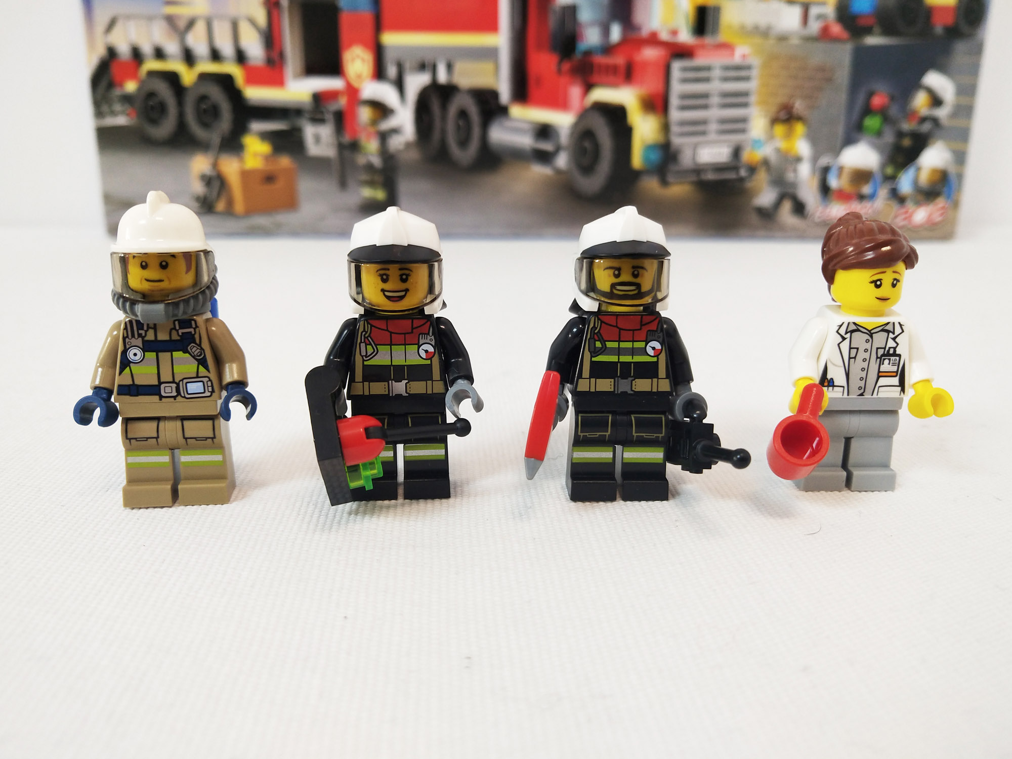 喜欢消防车的朋友这款乐高60282消防移动指挥车收入囊中了吗