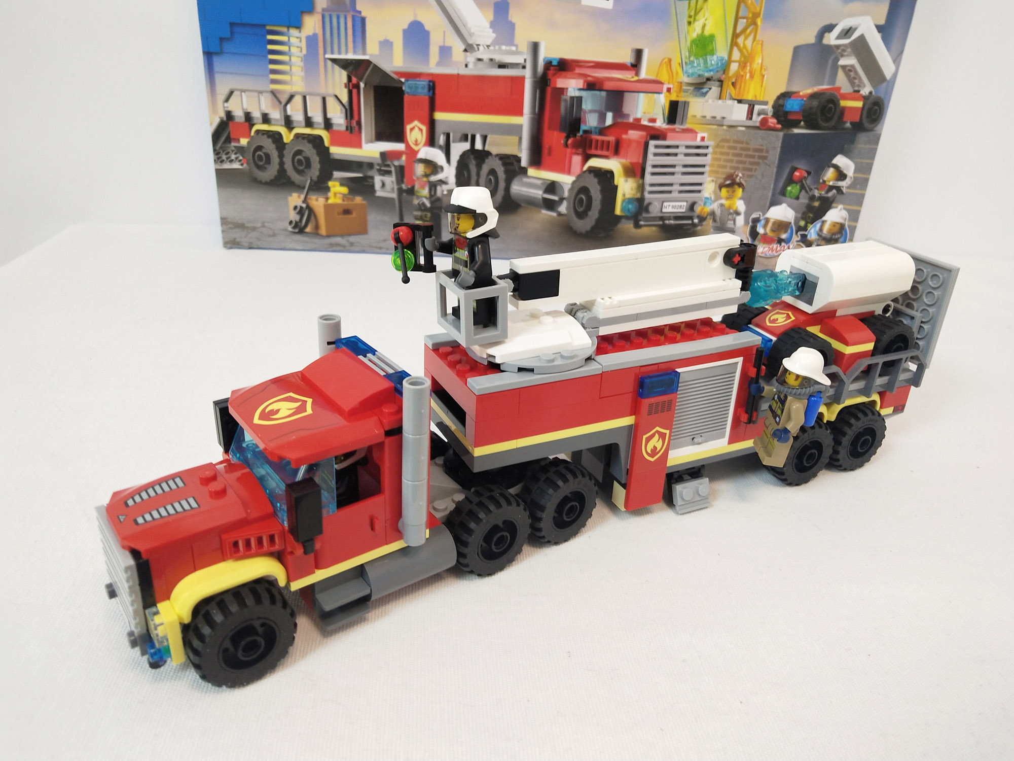 喜欢消防车的朋友这款乐高60282消防移动指挥车收入囊中了吗