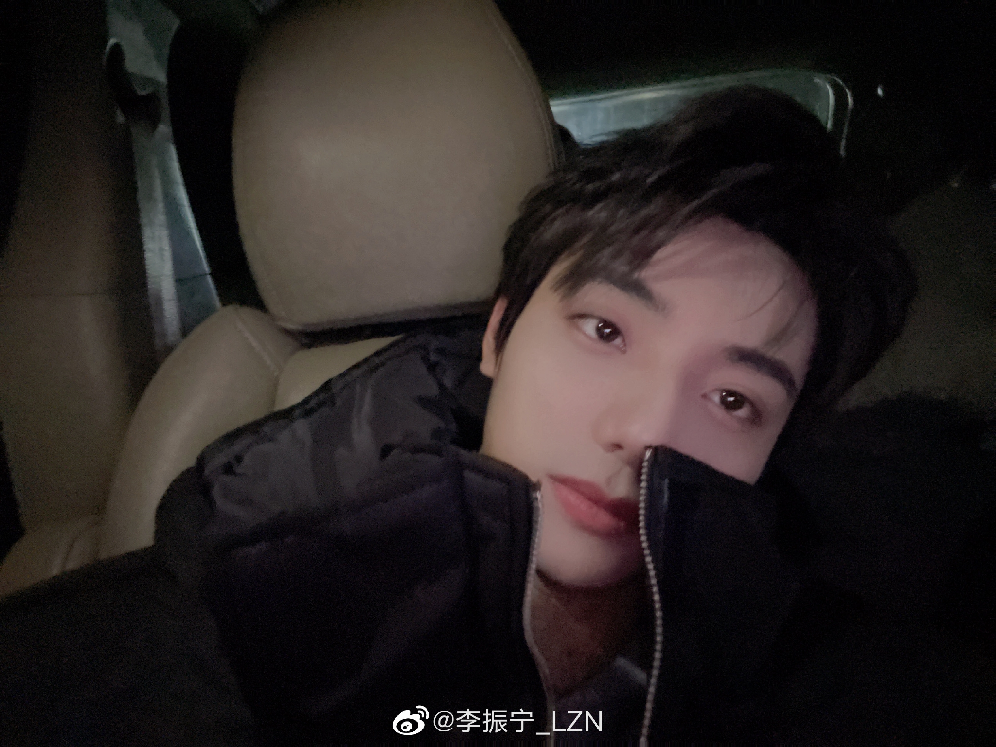李振宁晒车内自拍05李振宁溜达溜达帅气怼脸拍