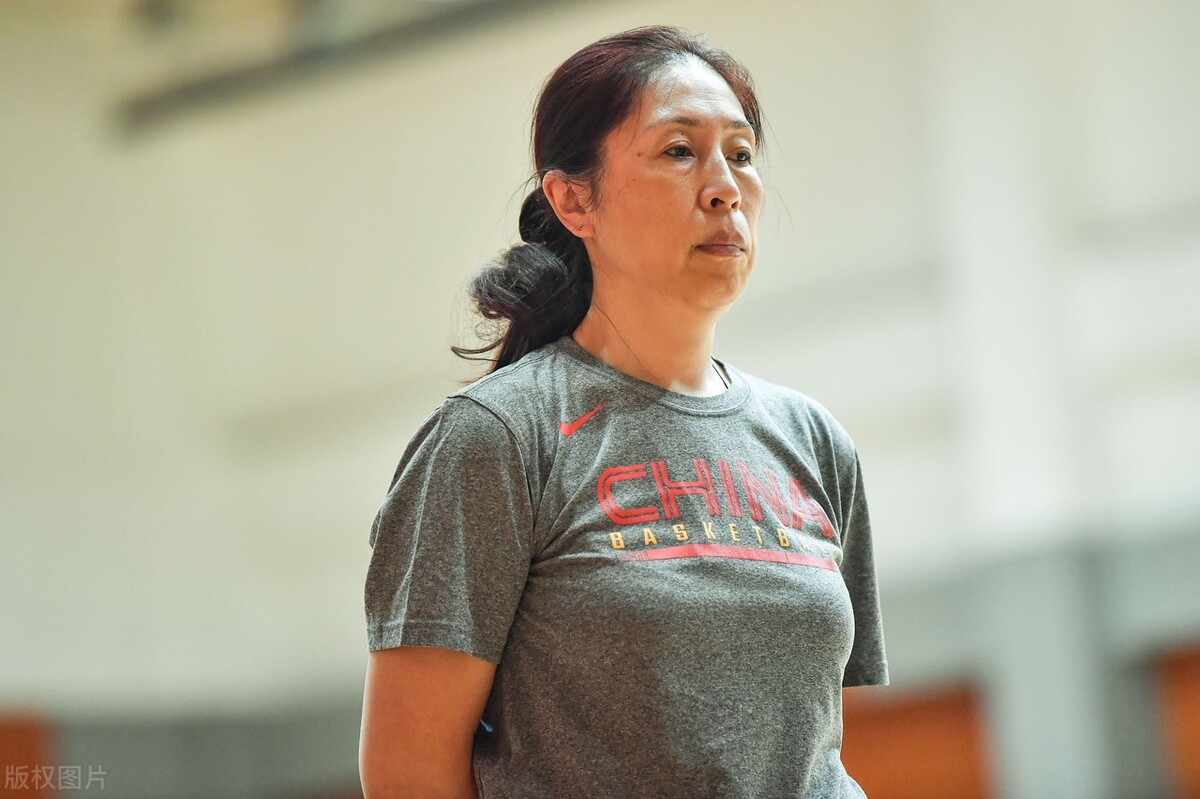 新帅郑薇盼率中国女篮赢得世预赛开门红内线双塔能否彰显威力