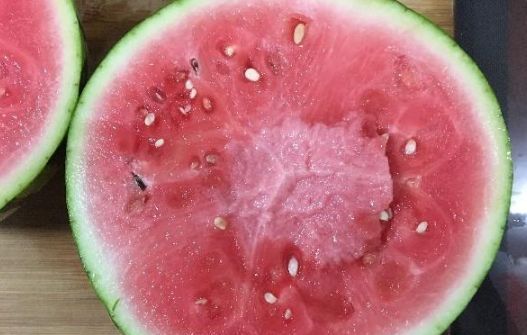 白籽西瓜都是催熟的吗