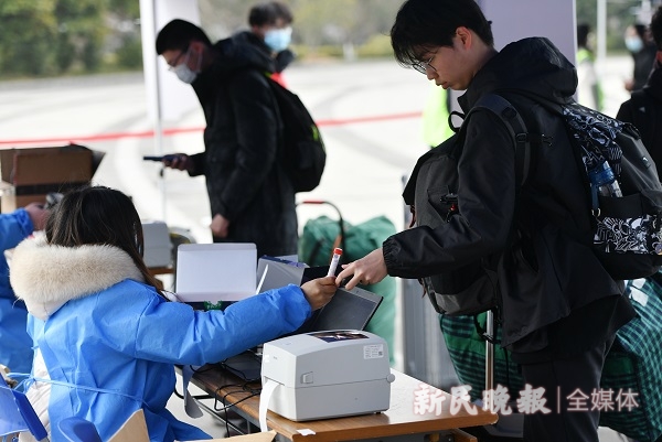 节后返沪上学前，疫情防护不松懈 上海交大迎来新学期休闲区蓝鸢梦想 - Www.slyday.coM