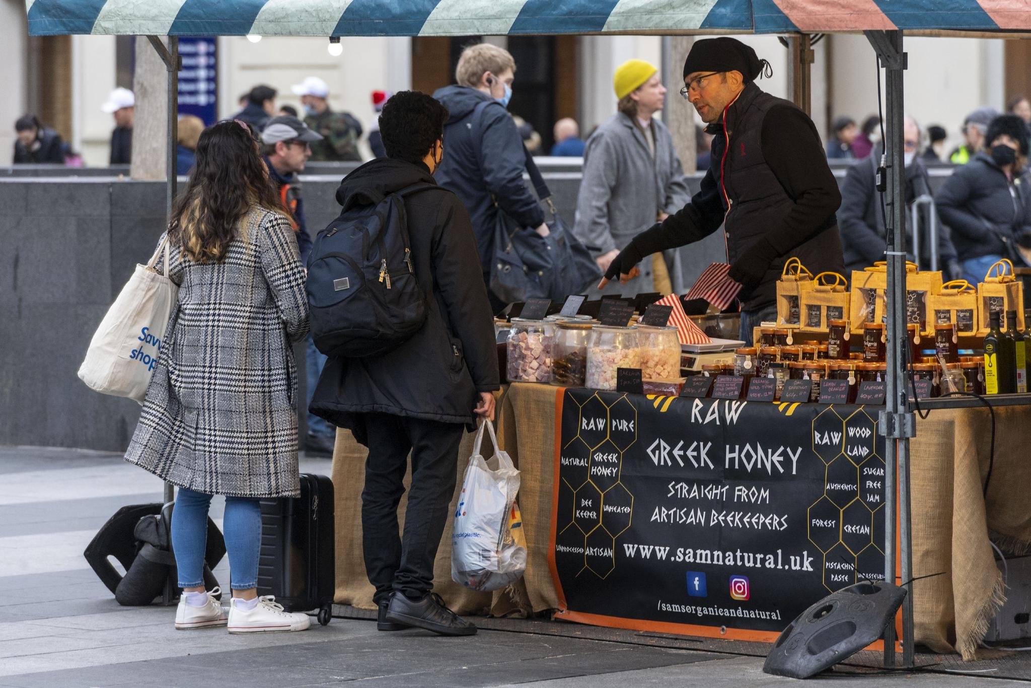 持續高通脹加劇英國家庭財務危機|英國|通脹|倫敦_新浪新聞