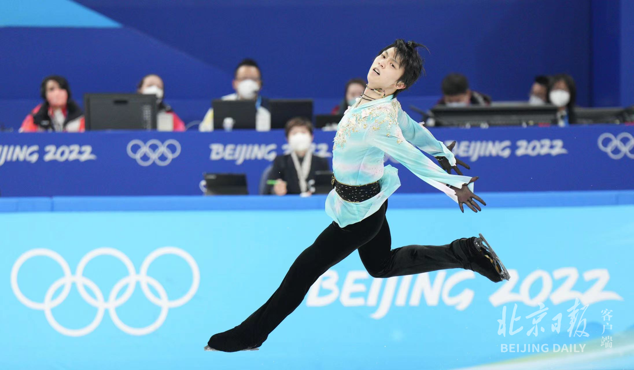 比赛结束,羽生结弦向冰面说了"谢谢"|羽生结弦_新浪新闻