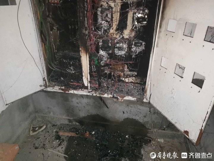 济南一小区配电箱起火致单元楼停电,水电公司:需居民自费维修|济南市