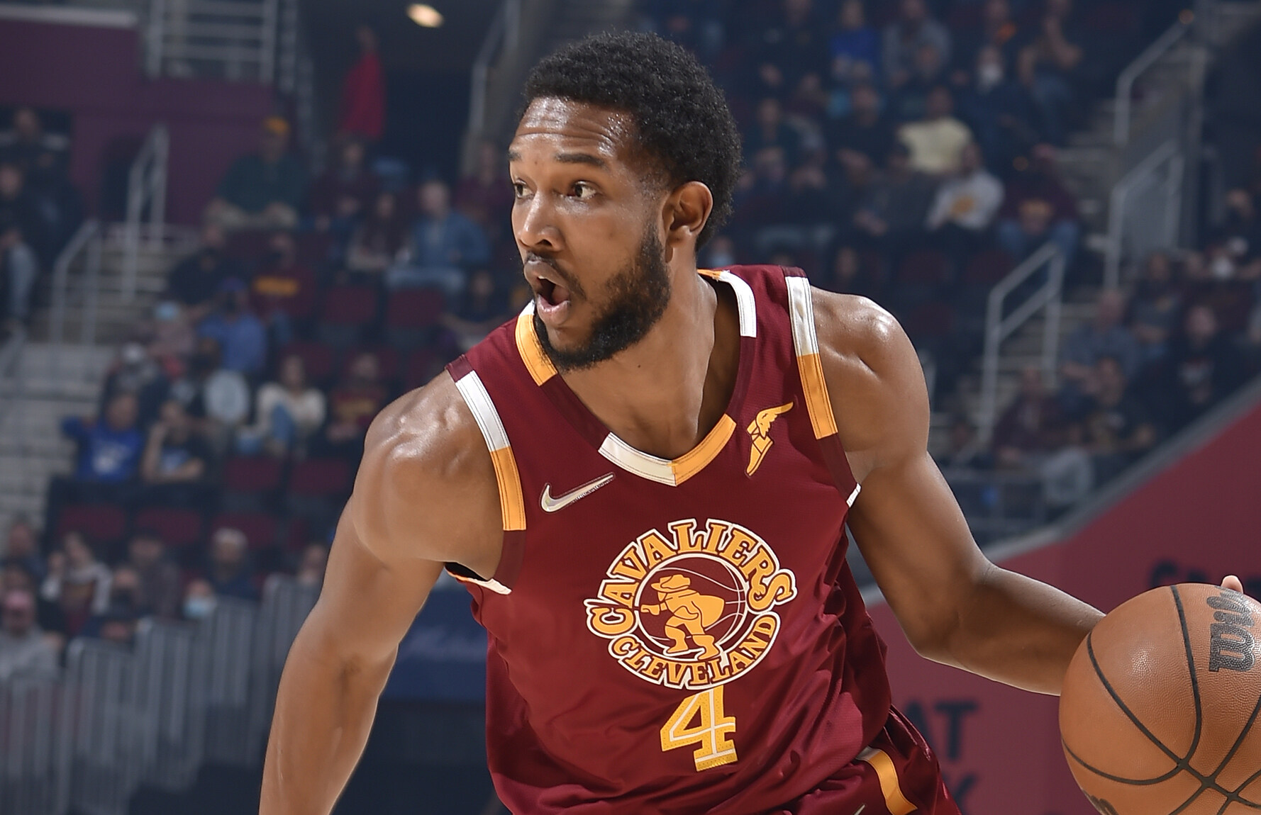 新秀榜莫布利升至榜首坎宁安受伤滑落