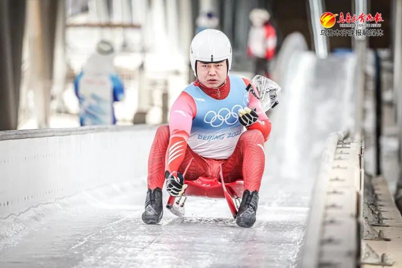他们是冬奥会现场试滑员——运动员的安全交给我们，请放心休闲区蓝鸢梦想 - Www.slyday.coM