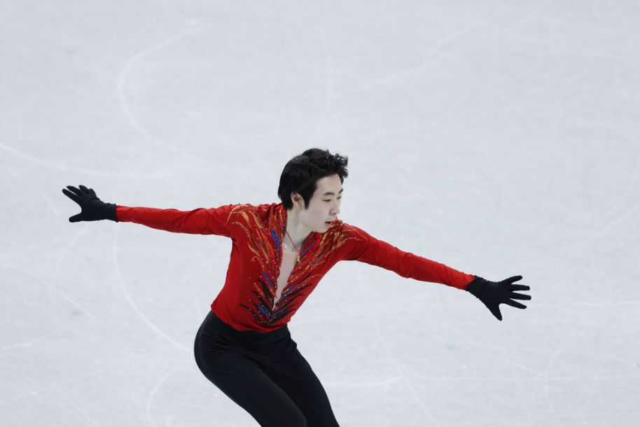 花样滑冰男子单人滑自由滑决赛中国选手金博洋在比赛中