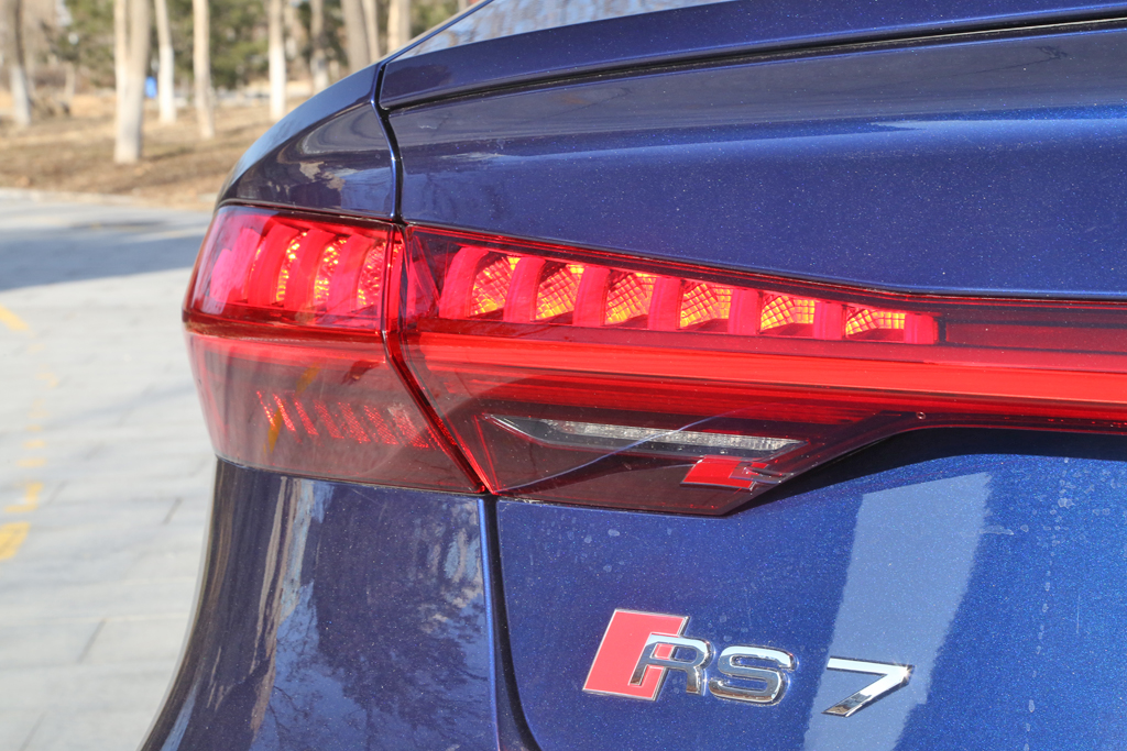 牛x评测性能和舒适如何取舍实测奥迪rs7sportback
