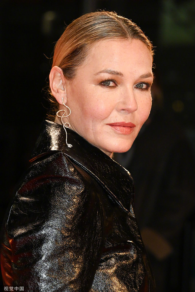 本届主竞赛评委康妮尼尔森亮相开幕式红毯