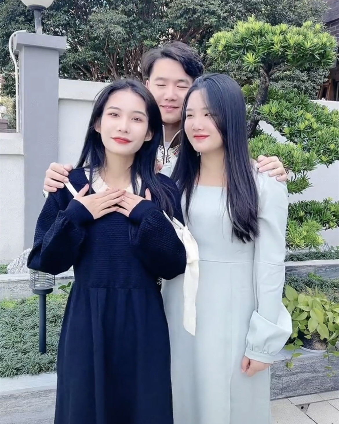 正能量网红陈三废团队为广西捐物资93万桶泡面22万瓶水