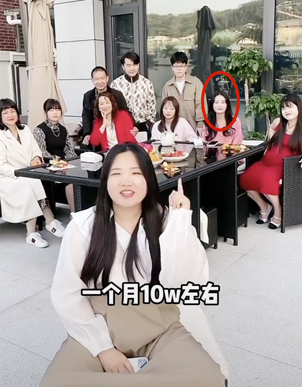 正能量网红陈三废团队为广西捐物资93万桶泡面22万瓶水