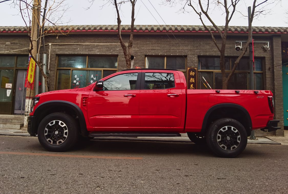 试驾国内首款全尺寸皮卡中兴威狮1949柴油版高大威猛还好玩儿