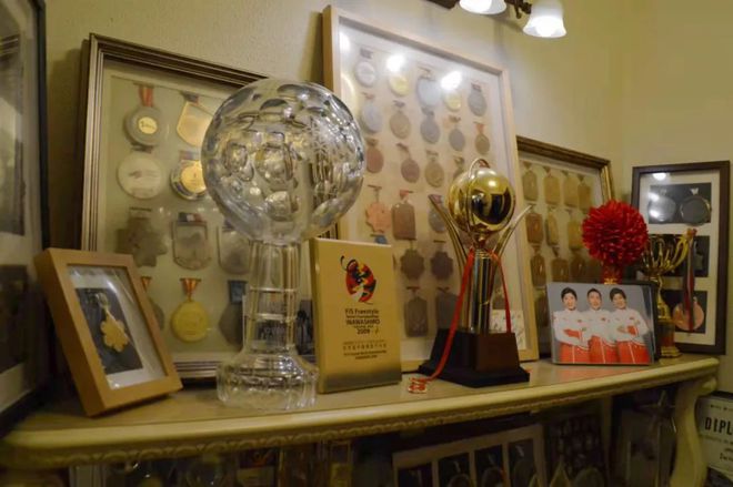 烧烤店里长大的奥运四朝元老!“退役”的她又带着满身伤痛来争冠休闲区蓝鸢梦想 - Www.slyday.coM 烧烤店里长大的奥运四朝元老!“退役”的她又带着满身伤痛来争冠休闲区蓝鸢梦想 - Www.slyday.coM