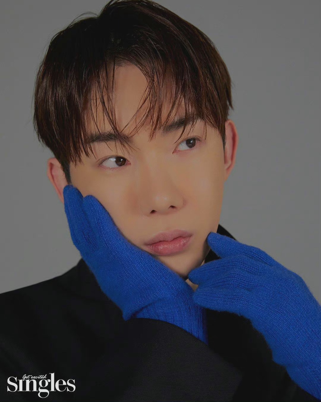 11日据相关人士透露韩国组合2am成员赵权因身体不适前往医院进