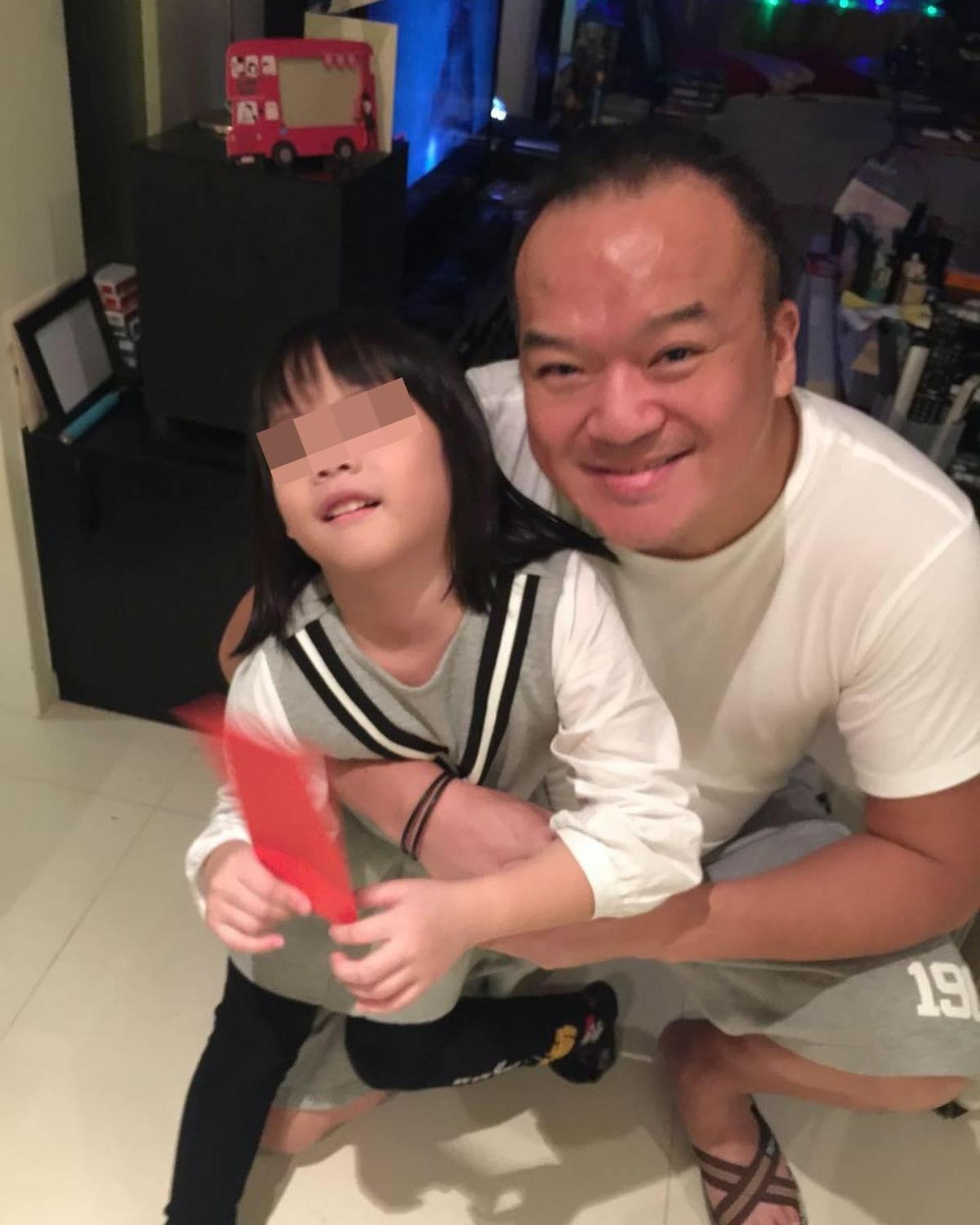 好友称明金成去世前压力大崩溃落泪,众星争相认养其未满月子女休闲区蓝鸢梦想 - Www.slyday.coM 好友称明金成去世前压力大崩溃落泪,众星争相认养其未满月子女休闲区蓝鸢梦想 - Www.slyday.coM