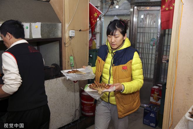 烧烤店里长大的奥运四朝元老!“退役”的她又带着满身伤痛来争冠休闲区蓝鸢梦想 - Www.slyday.coM 烧烤店里长大的奥运四朝元老!“退役”的她又带着满身伤痛来争冠休闲区蓝鸢梦想 - Www.slyday.coM