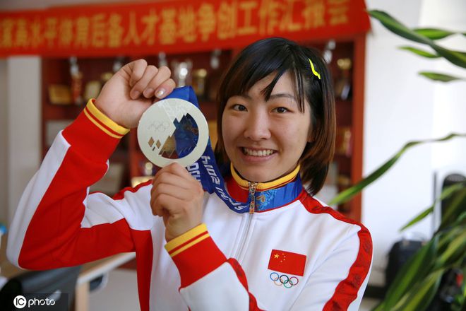 烧烤店里长大的奥运四朝元老!“退役”的她又带着满身伤痛来争冠休闲区蓝鸢梦想 - Www.slyday.coM 烧烤店里长大的奥运四朝元老!“退役”的她又带着满身伤痛来争冠休闲区蓝鸢梦想 - Www.slyday.coM