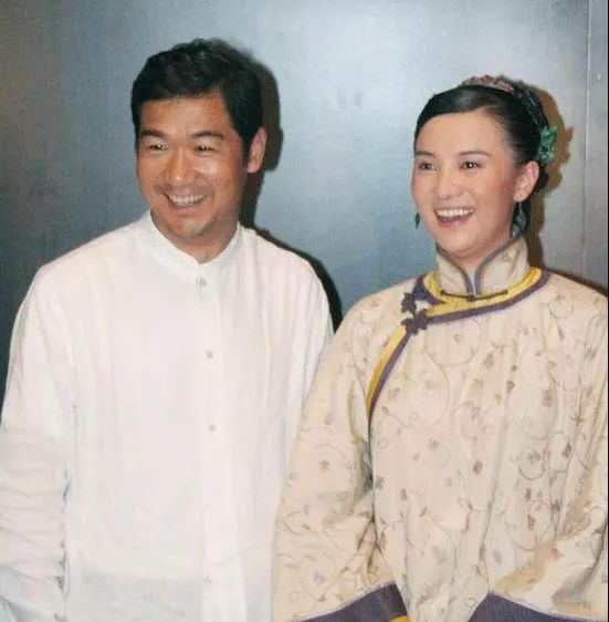 42岁小宋佳的"无畏"情史:不结婚可以吗?|张黎|范志博|刘蓓_新浪新闻