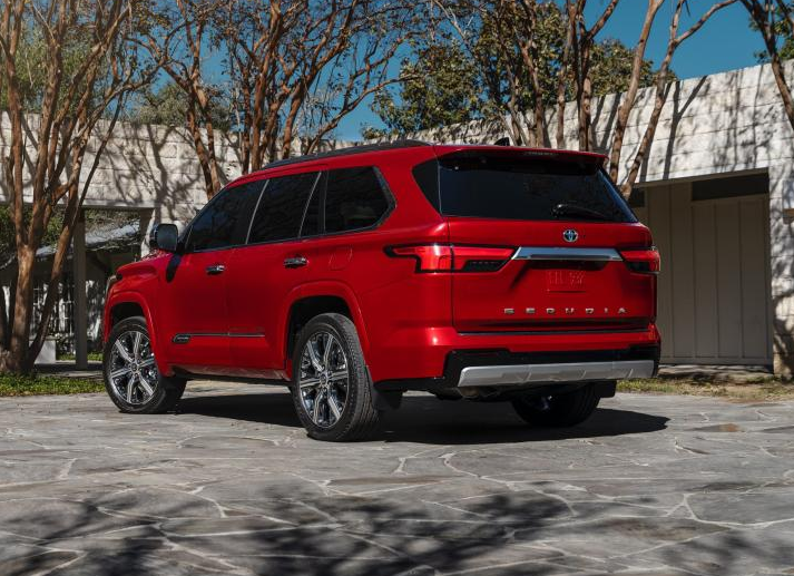 全新丰田红杉，搭载3.4T V6引擎，豪华霸气，拖拽能力近4吨多