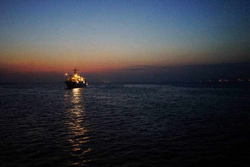 这也太好看了吧大海的夜晚真的像一幅画一样