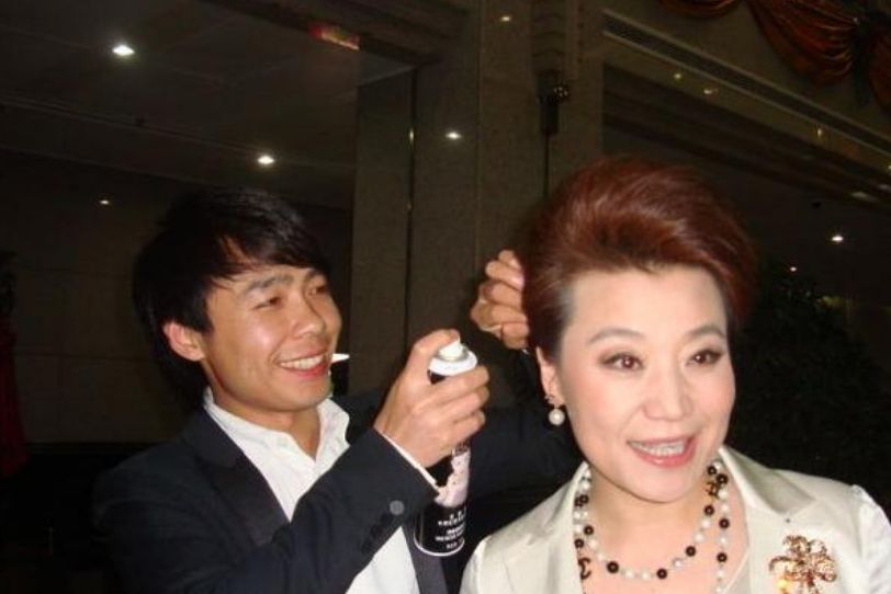 与导演王为念离婚转身嫁粉丝的小香玉为何曾被奶奶收回艺名