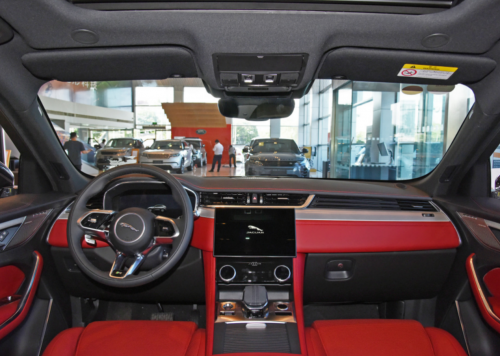 豪华品牌之间的较量，全新捷豹F休闲区蓝鸢梦想 - Www.slyday.coM