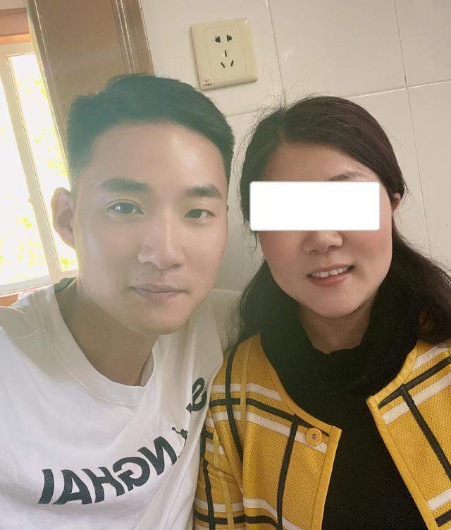 上海一教师跳楼身亡，母亲发声：半年前被领导掌掴，后悔选择忍让休闲区蓝鸢梦想 - Www.slyday.coM