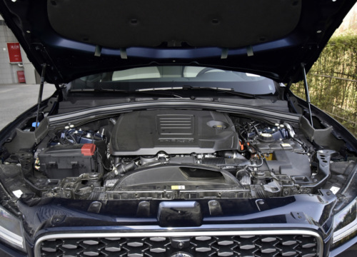 豪华品牌之间的较量，全新捷豹F休闲区蓝鸢梦想 - Www.slyday.coM