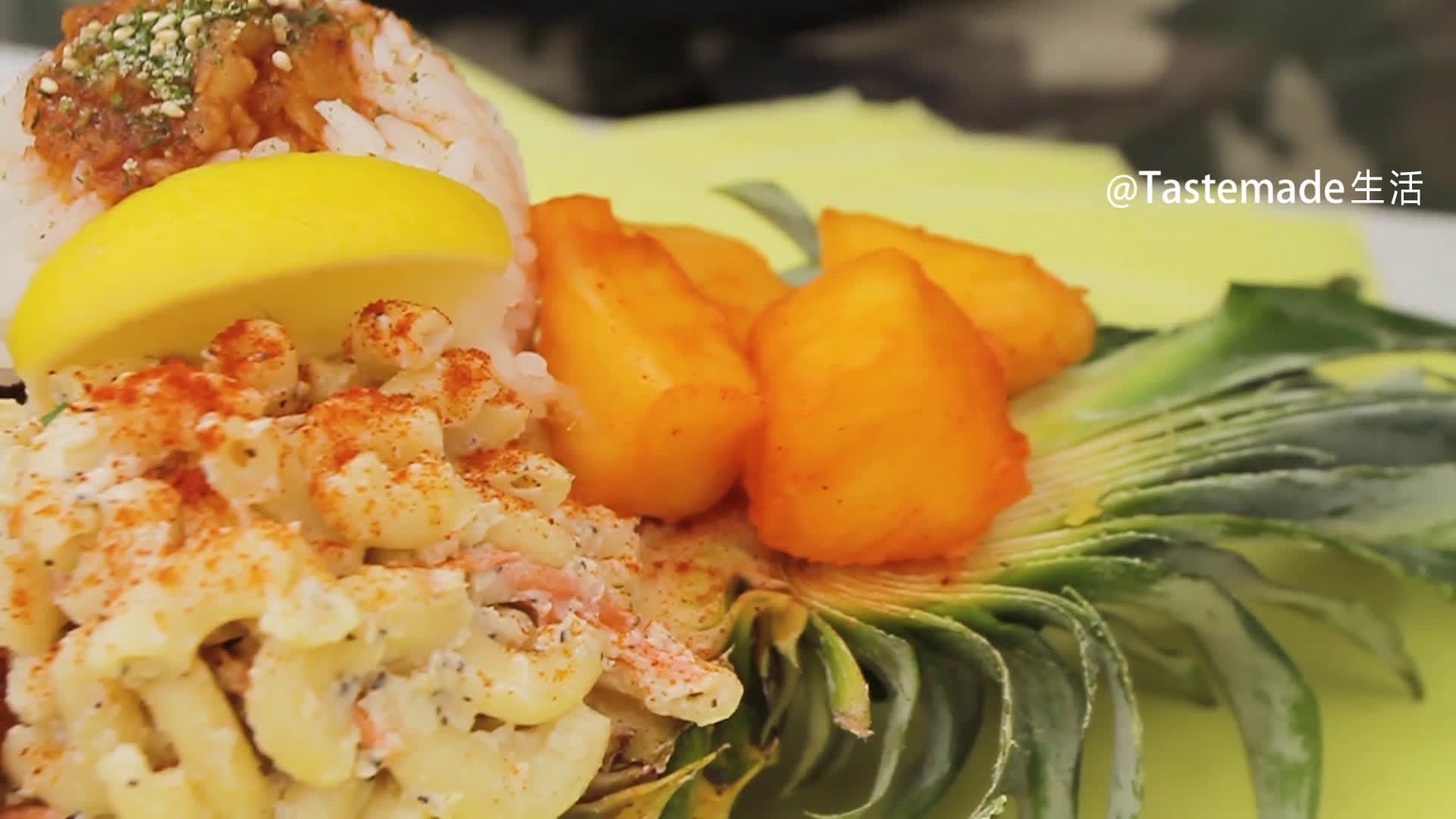 蒜蓉龙虾菠萝船