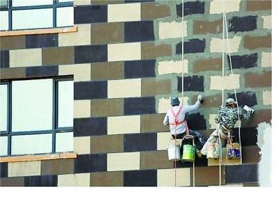 沈阳路边一超丑建筑,外观密密麻麻影响市容,被路人嫌弃休闲区蓝鸢梦想 - Www.slyday.coM 沈阳路边一超丑建筑,外观密密麻麻影响市容,被路人嫌弃休闲区蓝鸢梦想 - Www.slyday.coM