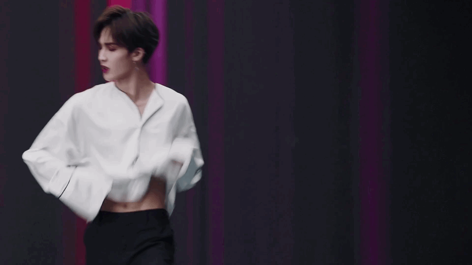 朱正廷这小伙儿能处有腹肌他是真舍得给咱看啊