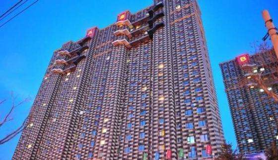 沈阳路边一超丑建筑,外观密密麻麻影响市容,被路人嫌弃休闲区蓝鸢梦想 - Www.slyday.coM 沈阳路边一超丑建筑,外观密密麻麻影响市容,被路人嫌弃休闲区蓝鸢梦想 - Www.slyday.coM