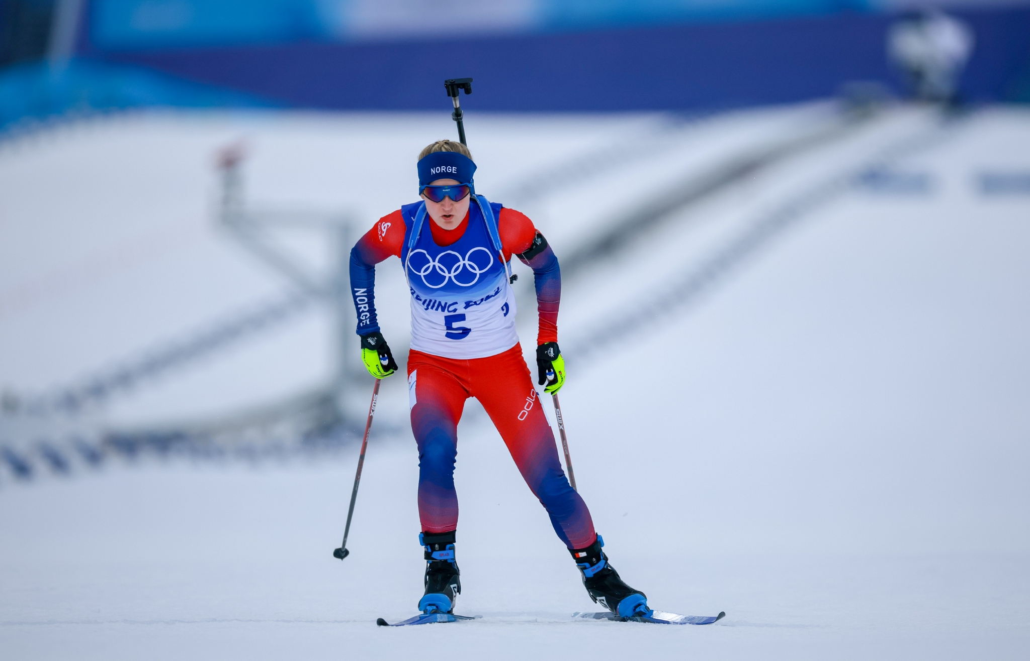 冬季两项女子75公里短距离奥尔斯布雷塞兰夺个人第二金