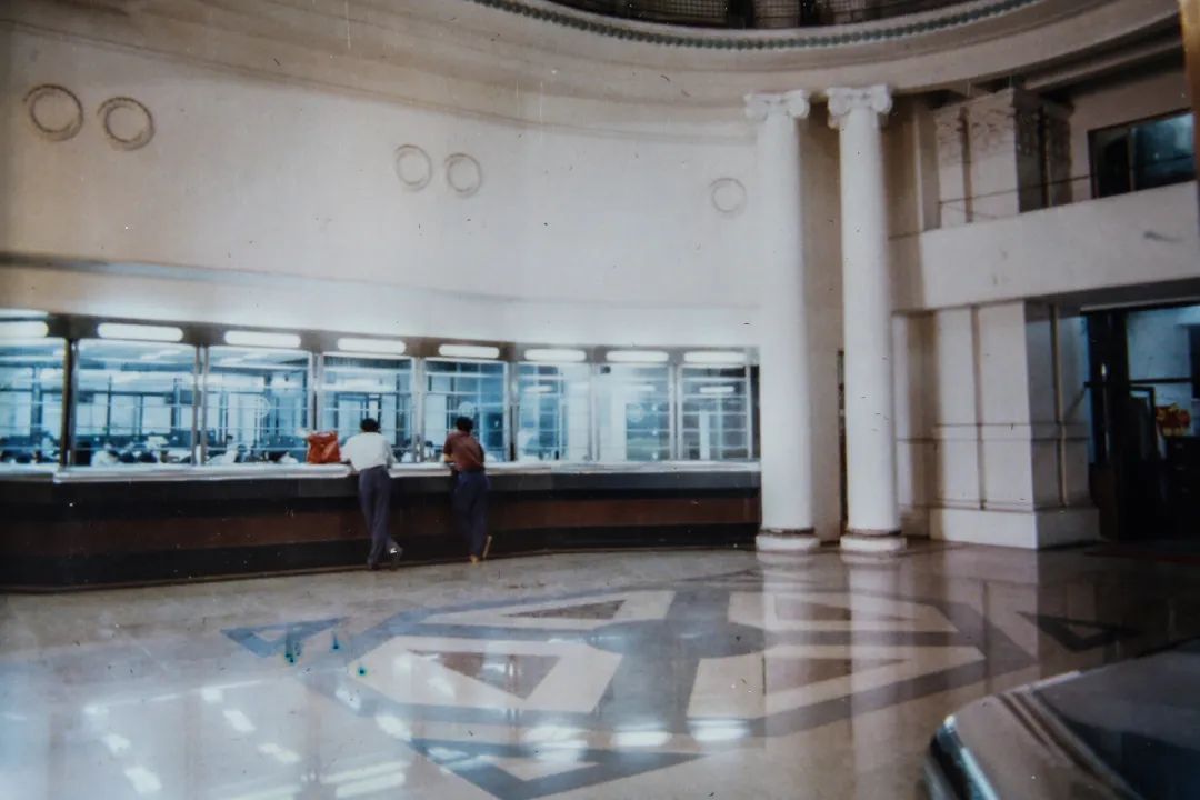 ◀︎ 20世纪90年代工行广州第一支行 ▶︎