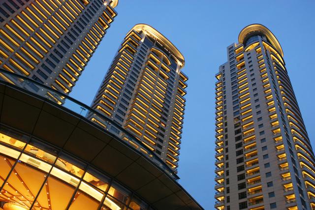 从小花到富家女 百亿汤臣集团老板娘徐枫 究竟想要哪种儿媳妇 徐枫 胡金铨 新浪新闻