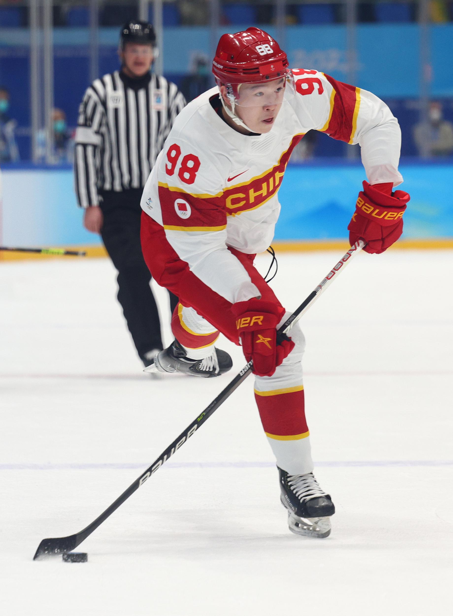 英如镝,英达之子,不服输的冰球国手|冰球|奥运_新浪新闻