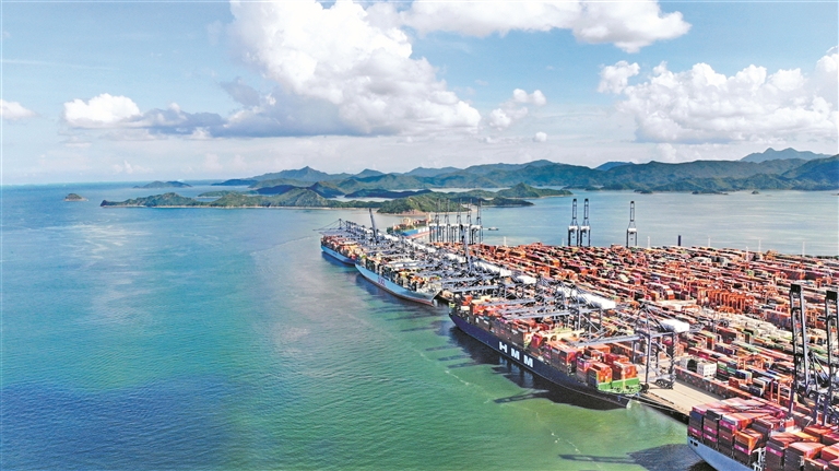 盐田港虎年实现开门红