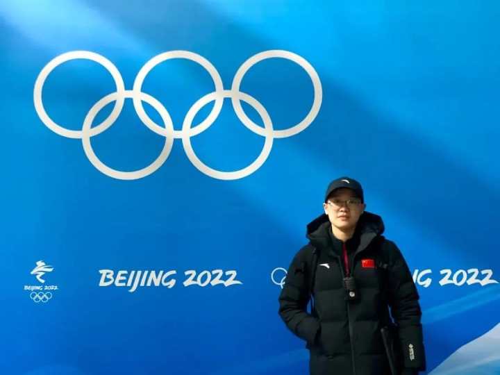 贴地飞行的钢架雪车阵营里，有位来自浙江的国家队教练休闲区蓝鸢梦想 - Www.slyday.coM