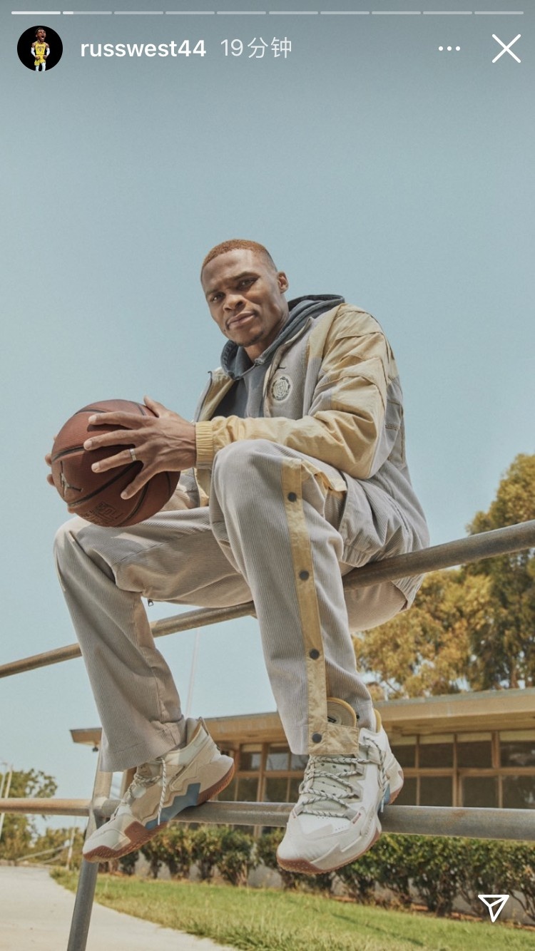 威少更新社媒宣传个人品牌签名鞋个人品牌梦想真的会成真