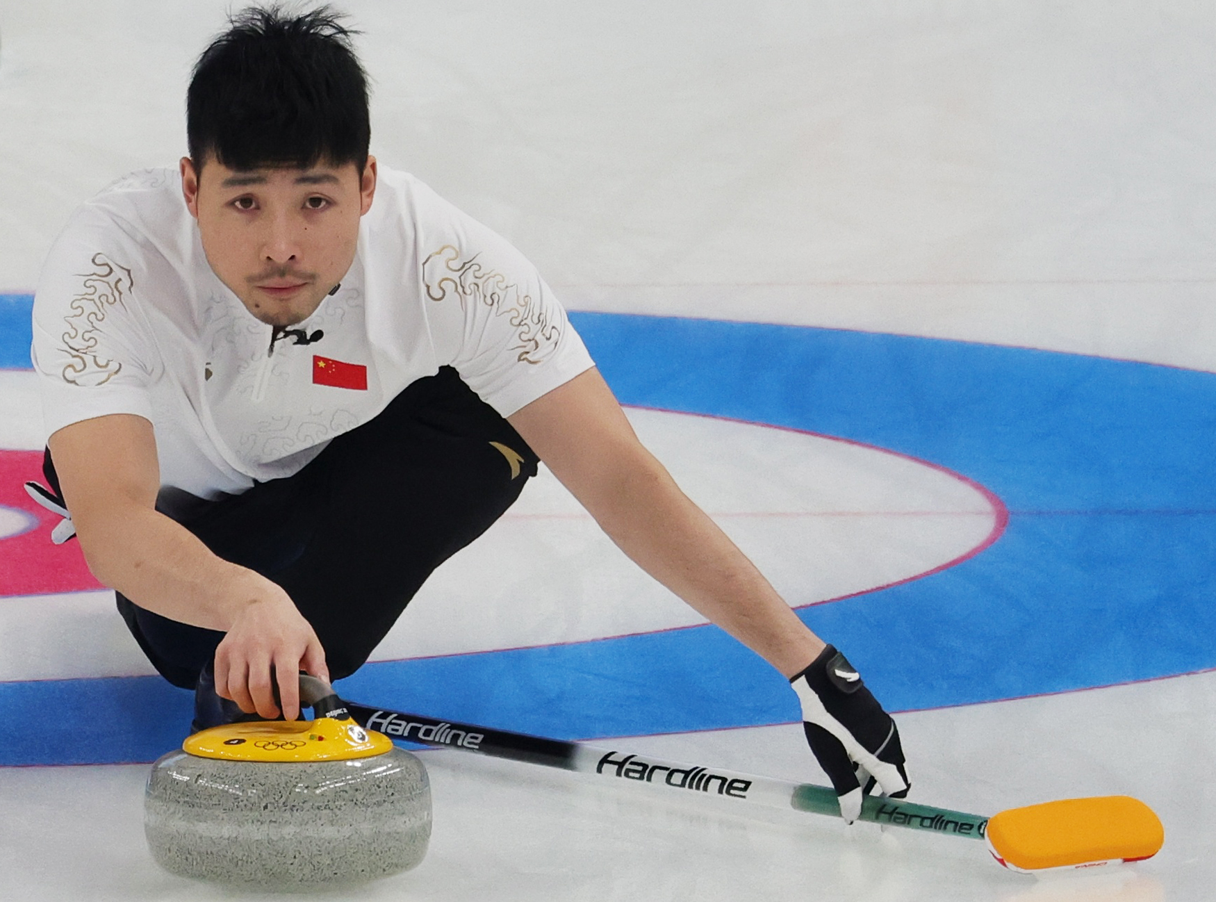 中国冰壶男队险胜丹麦对阵意大利力争连胜