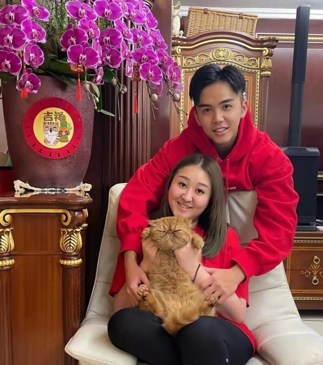 tvb上位小生自揭微胖新女友真正身份,女方早前曾被指是富家女|林颖彤